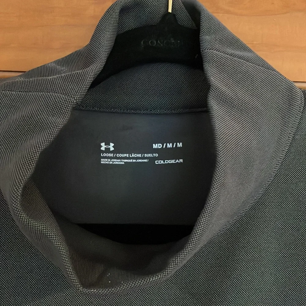 UA Metallic sweatshirt-Size medium - Picture 2 of 4